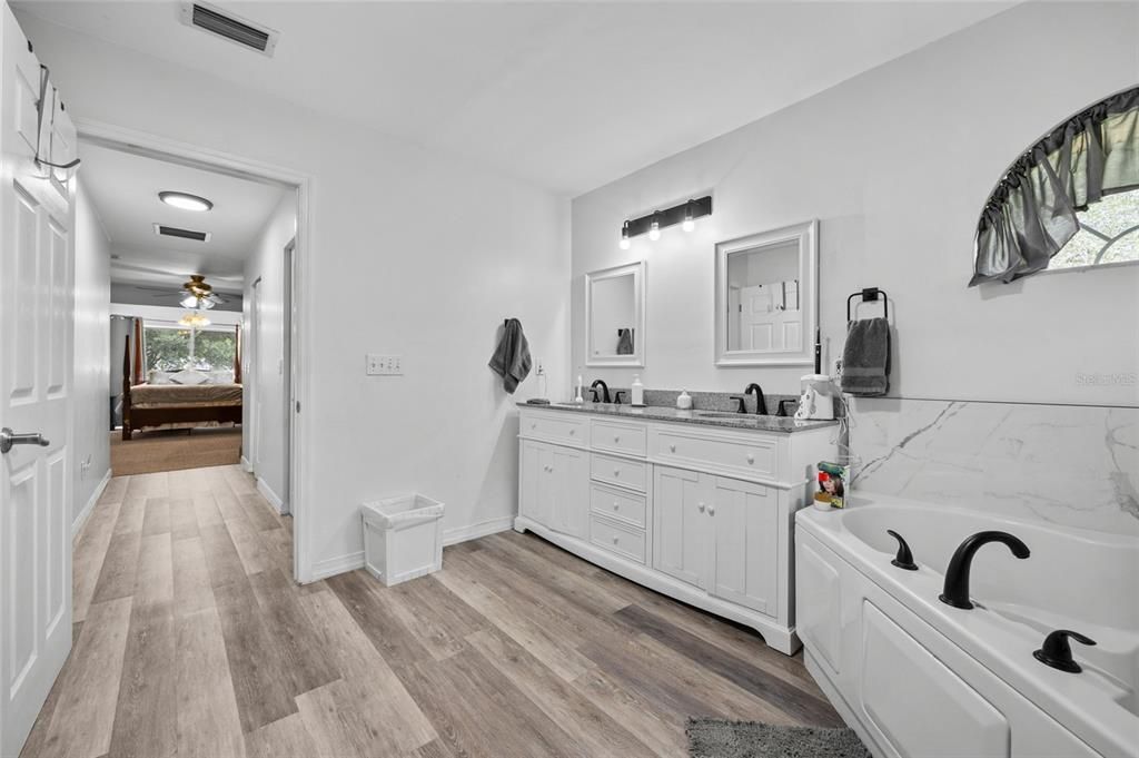 For Sale: $499,995 (4 beds, 3 baths, 2266 Square Feet)