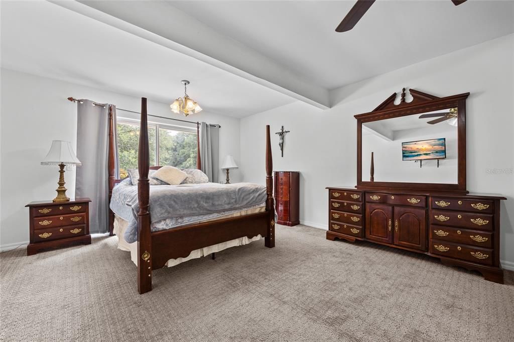 For Sale: $499,995 (4 beds, 3 baths, 2266 Square Feet)