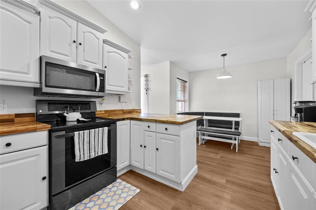 For Sale: $499,995 (4 beds, 3 baths, 2266 Square Feet)