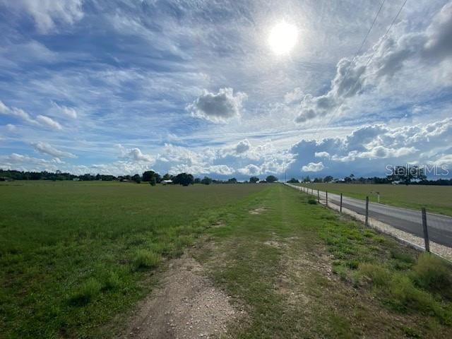 En Venta: $250,000 (5.30 acres)