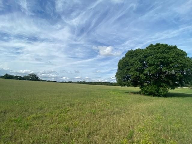 En Venta: $250,000 (5.30 acres)