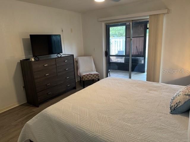 待售: $259,900 (2 贝兹, 2 浴室, 1068 平方英尺)