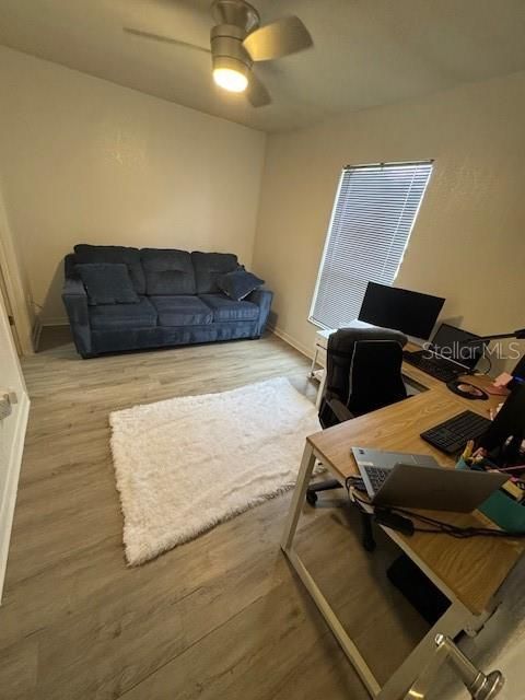 待售: $259,900 (2 贝兹, 2 浴室, 1068 平方英尺)