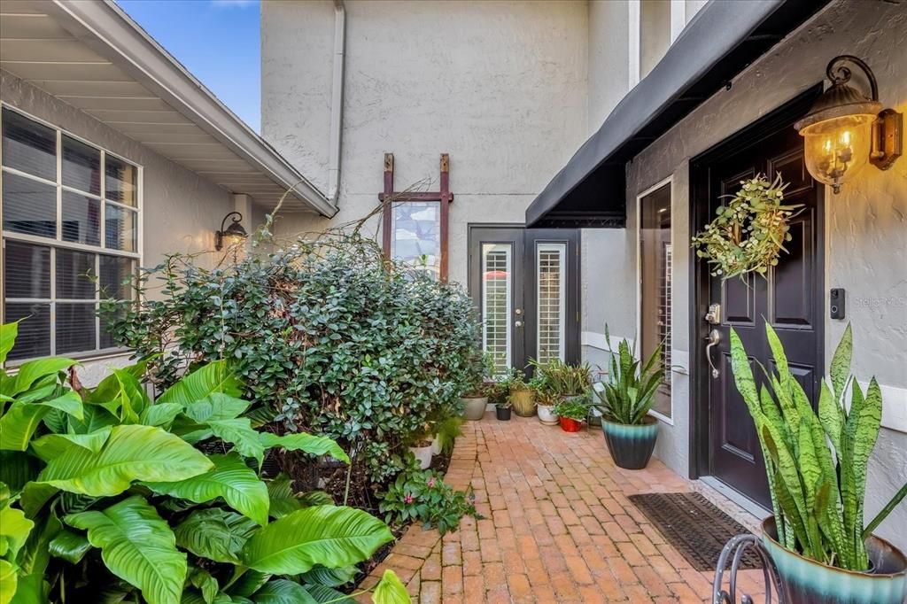 For Sale: $599,000 (3 beds, 3 baths, 2442 Square Feet)