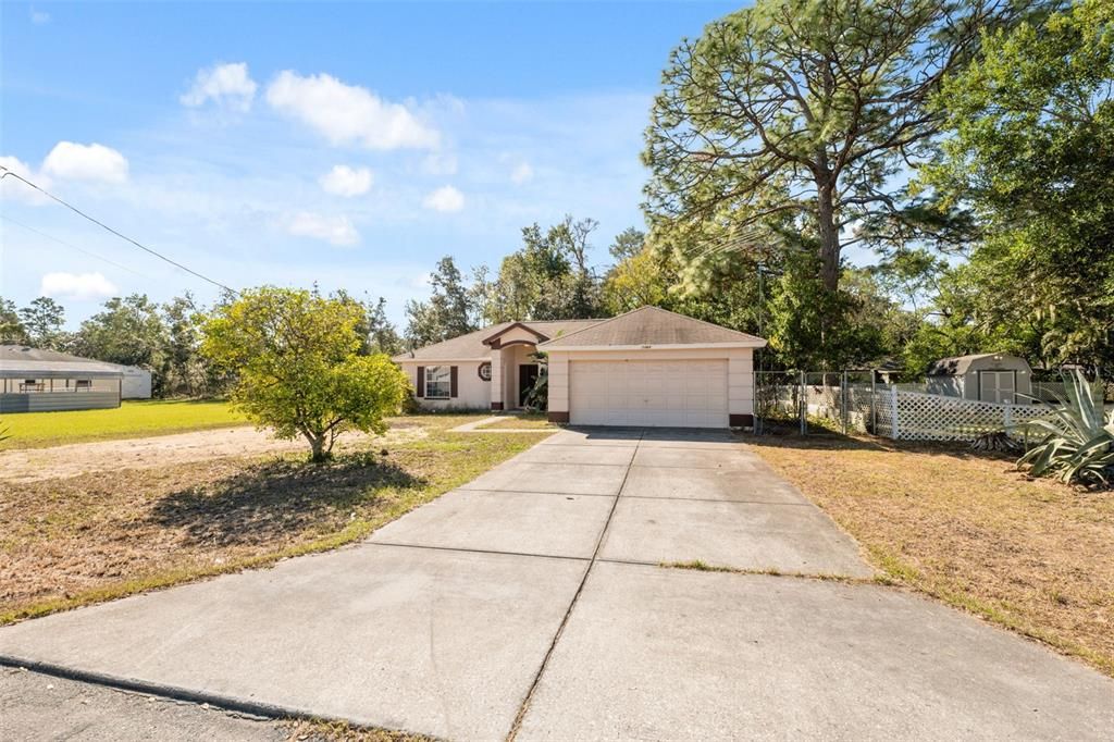 Active With Contract: $245,000 (3 beds, 2 baths, 1249 Square Feet)
