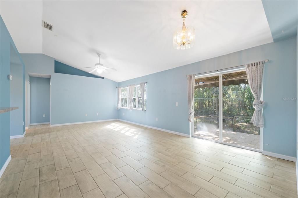 Active With Contract: $245,000 (3 beds, 2 baths, 1249 Square Feet)