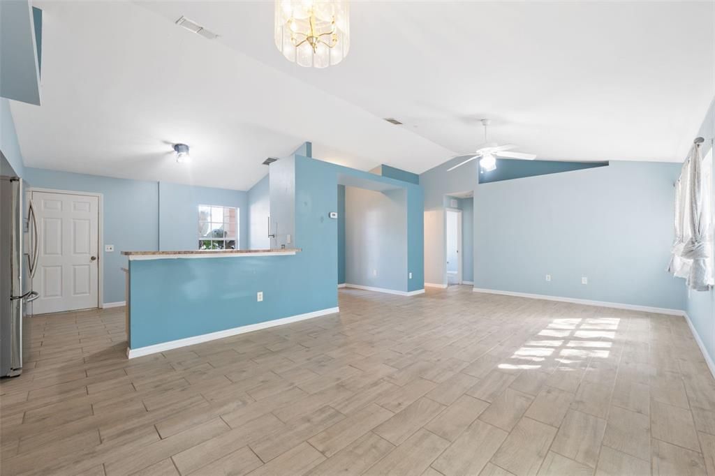 Active With Contract: $245,000 (3 beds, 2 baths, 1249 Square Feet)