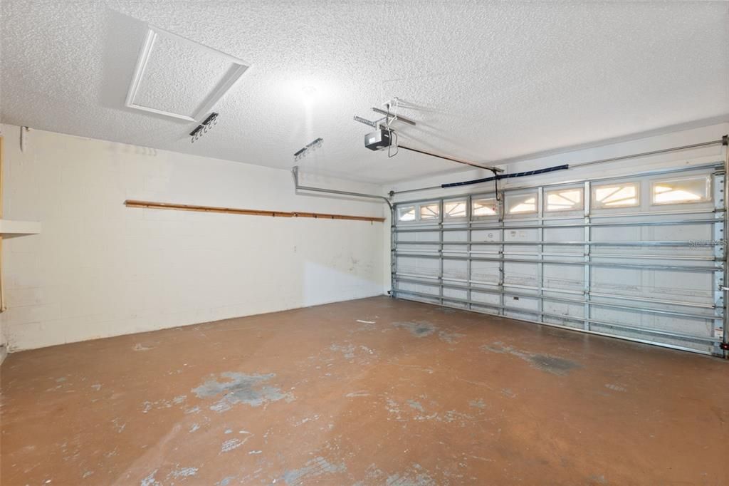 Active With Contract: $245,000 (3 beds, 2 baths, 1249 Square Feet)