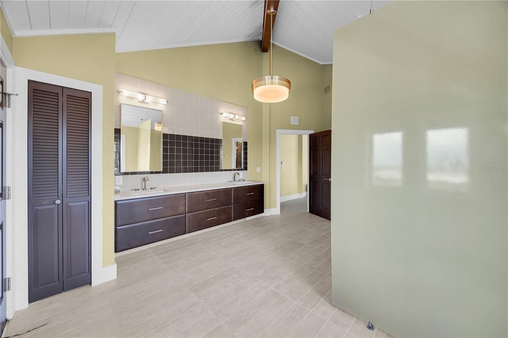 待售: $1,950,000 (4 贝兹, 3 浴室, 3615 平方英尺)