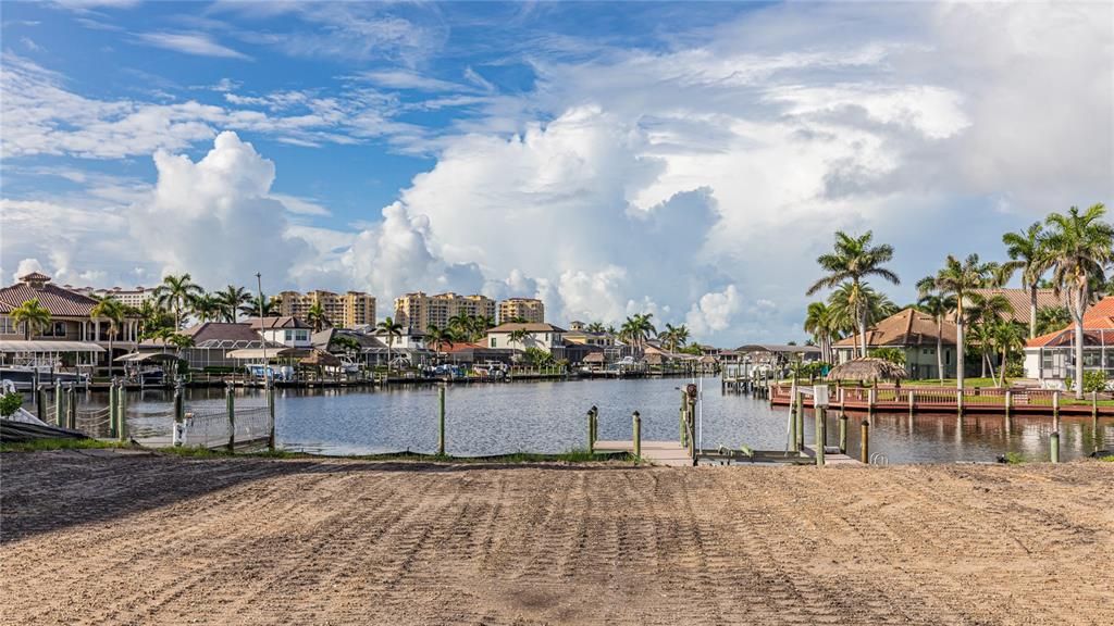 待售: $1,490,000 (0.23 acres)