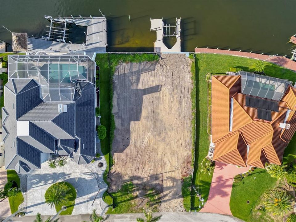 待售: $1,490,000 (0.23 acres)