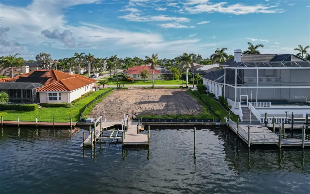 待售: $1,490,000 (0.23 acres)