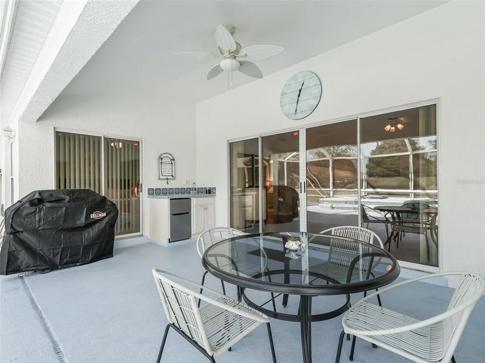 出租: $4,500 (3 贝兹, 2 浴室, 1943 平方英尺)