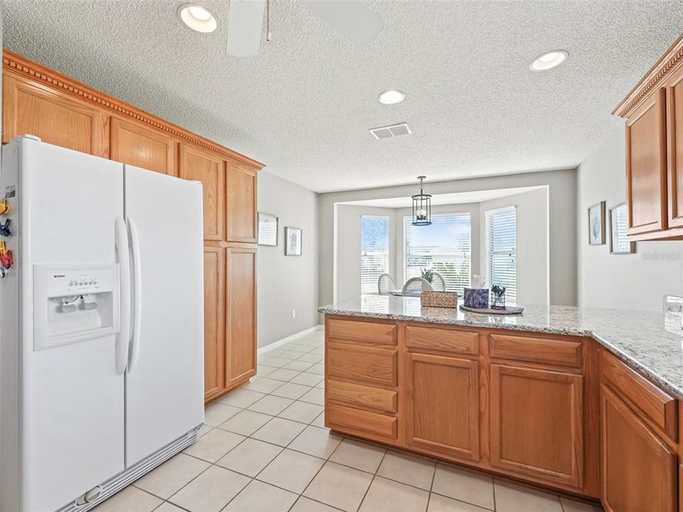 出租: $4,500 (3 贝兹, 2 浴室, 1943 平方英尺)