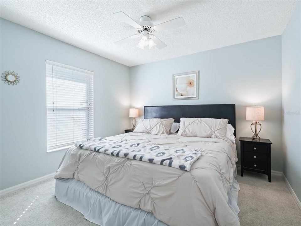 出租: $4,500 (3 贝兹, 2 浴室, 1943 平方英尺)