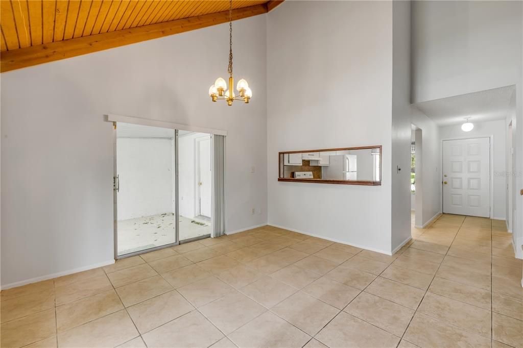 Activo con contrato: $250,000 (3 camas, 2 baños, 1533 Pies cuadrados)