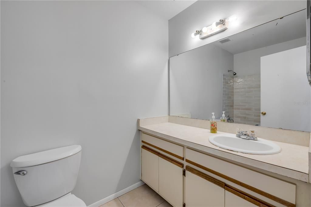 Activo con contrato: $250,000 (3 camas, 2 baños, 1533 Pies cuadrados)