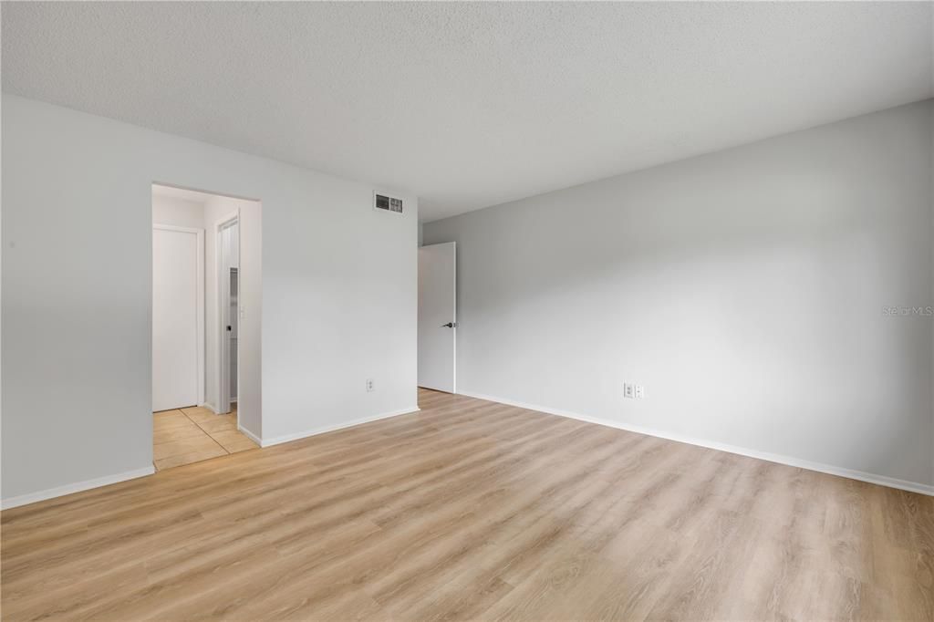 Activo con contrato: $250,000 (3 camas, 2 baños, 1533 Pies cuadrados)