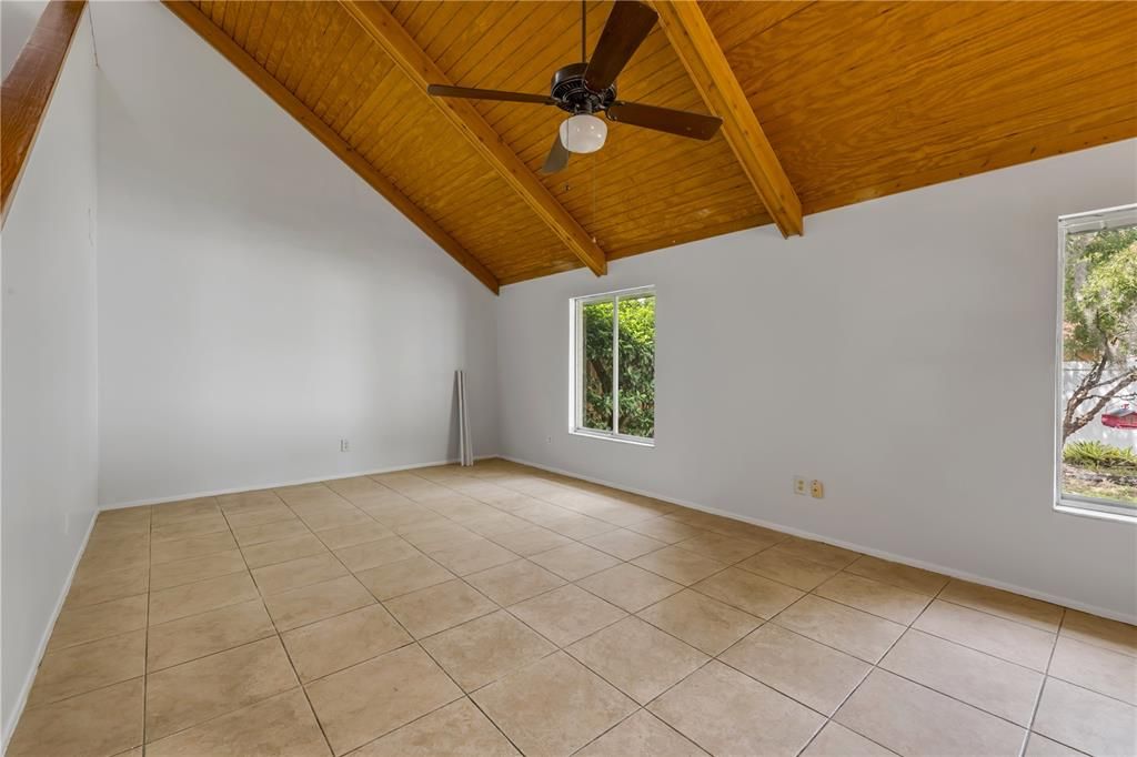 Activo con contrato: $250,000 (3 camas, 2 baños, 1533 Pies cuadrados)