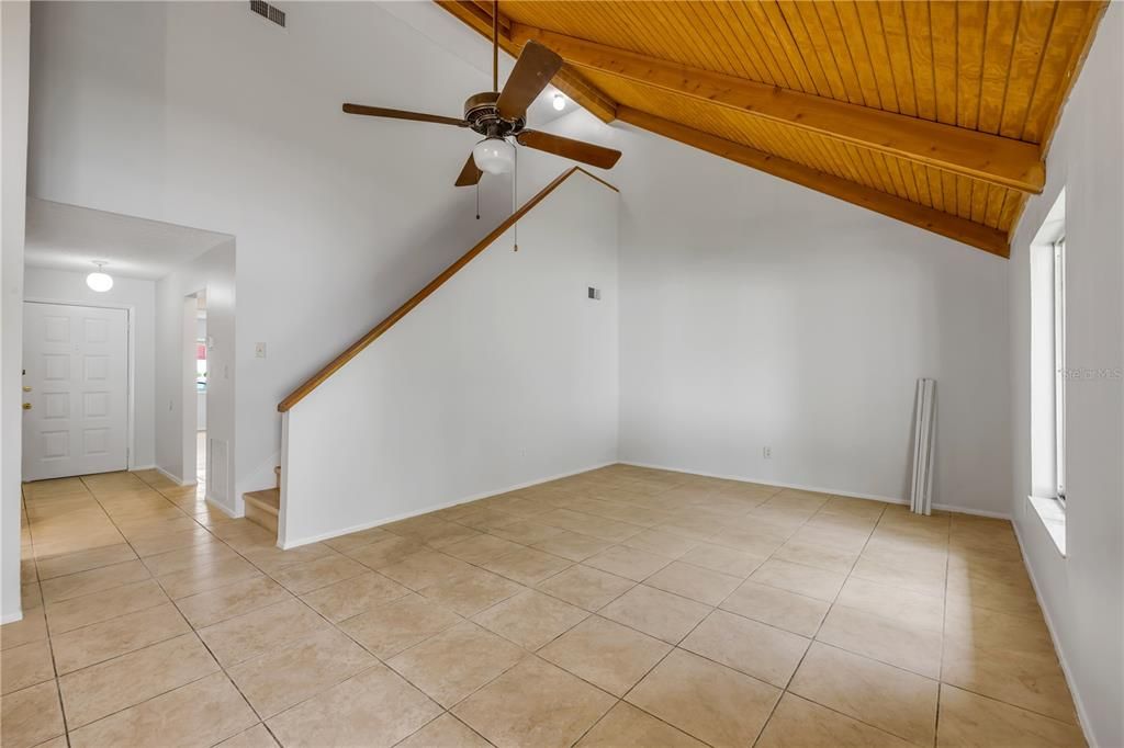 Activo con contrato: $250,000 (3 camas, 2 baños, 1533 Pies cuadrados)