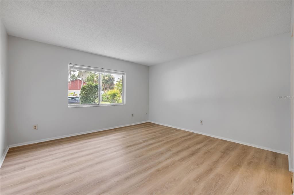 Activo con contrato: $250,000 (3 camas, 2 baños, 1533 Pies cuadrados)