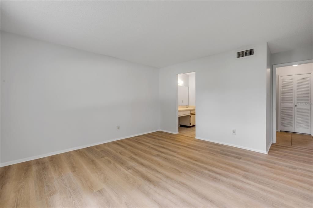 Activo con contrato: $250,000 (3 camas, 2 baños, 1533 Pies cuadrados)