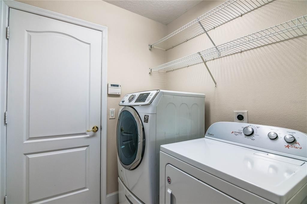 合同活跃: $625,000 (4 贝兹, 3 浴室, 2470 平方英尺)