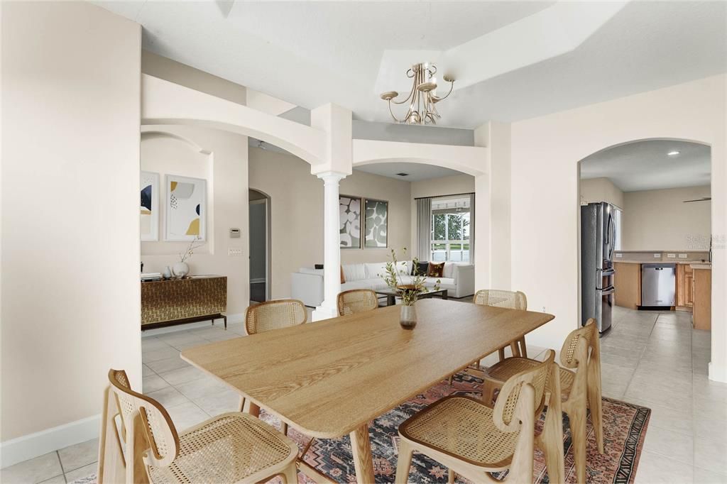 合同活跃: $625,000 (4 贝兹, 3 浴室, 2470 平方英尺)