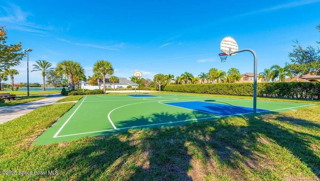 合同活跃: $625,000 (4 贝兹, 3 浴室, 2470 平方英尺)