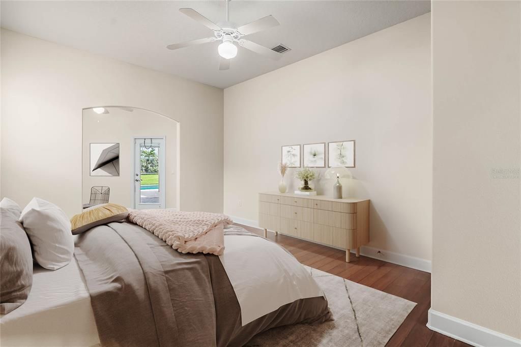 合同活跃: $625,000 (4 贝兹, 3 浴室, 2470 平方英尺)