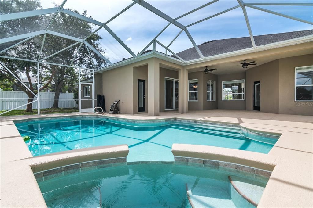 合同活跃: $625,000 (4 贝兹, 3 浴室, 2470 平方英尺)