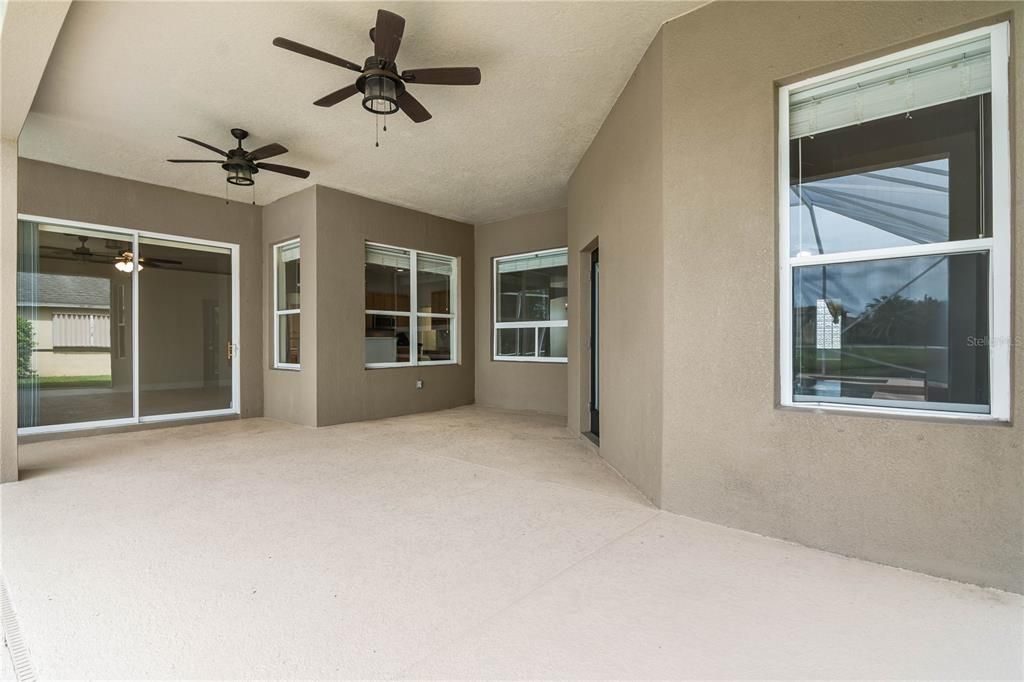 合同活跃: $625,000 (4 贝兹, 3 浴室, 2470 平方英尺)