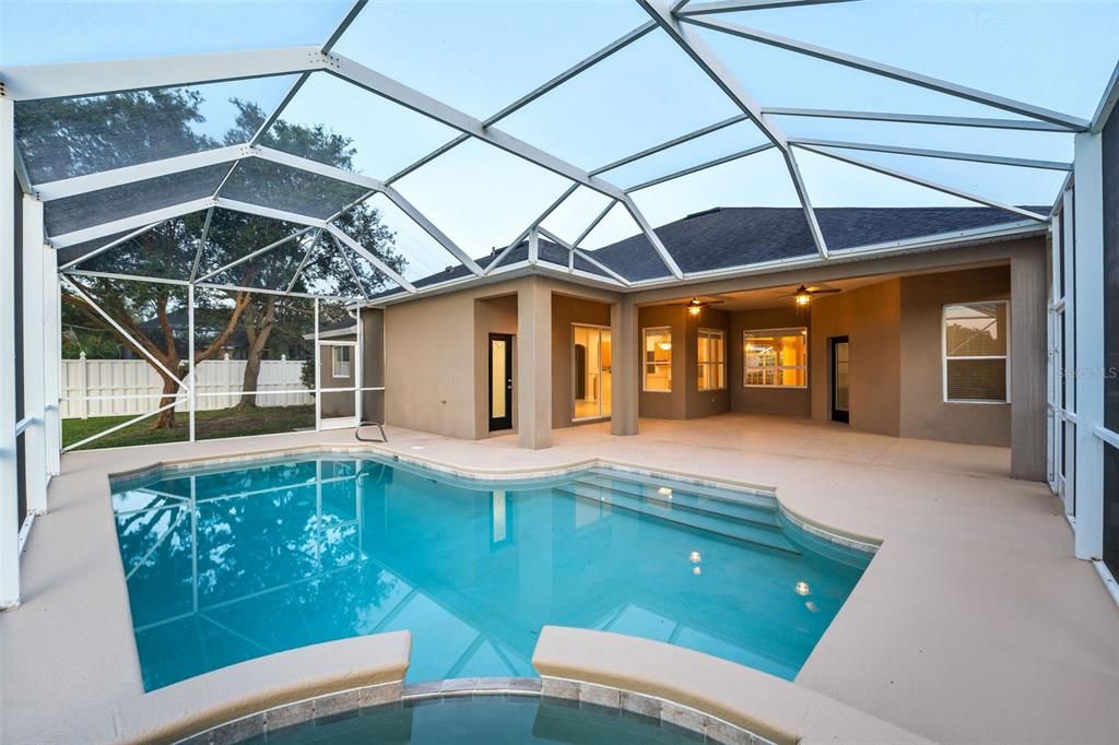 合同活跃: $625,000 (4 贝兹, 3 浴室, 2470 平方英尺)