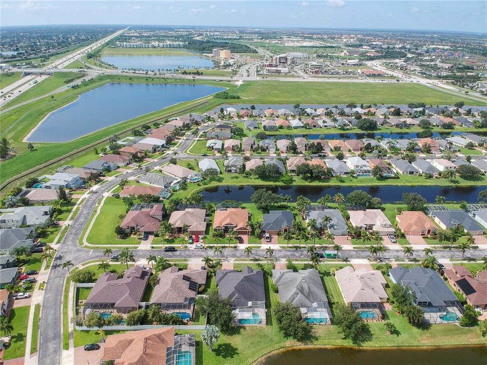 合同活跃: $625,000 (4 贝兹, 3 浴室, 2470 平方英尺)