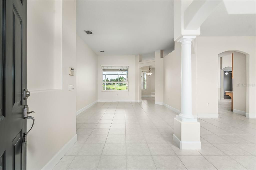 合同活跃: $625,000 (4 贝兹, 3 浴室, 2470 平方英尺)