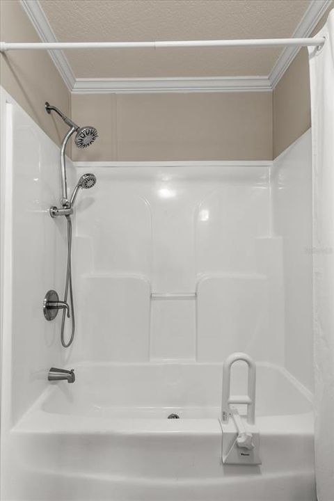 En Venta: $295,000 (4 camas, 2 baños, 1848 Pies cuadrados)