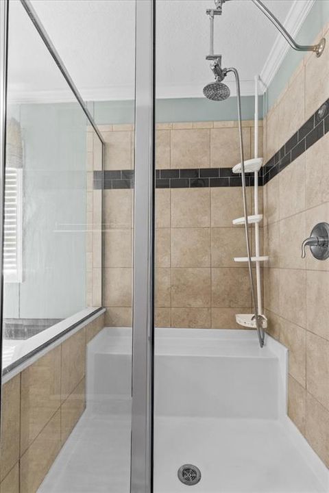 En Venta: $295,000 (4 camas, 2 baños, 1848 Pies cuadrados)