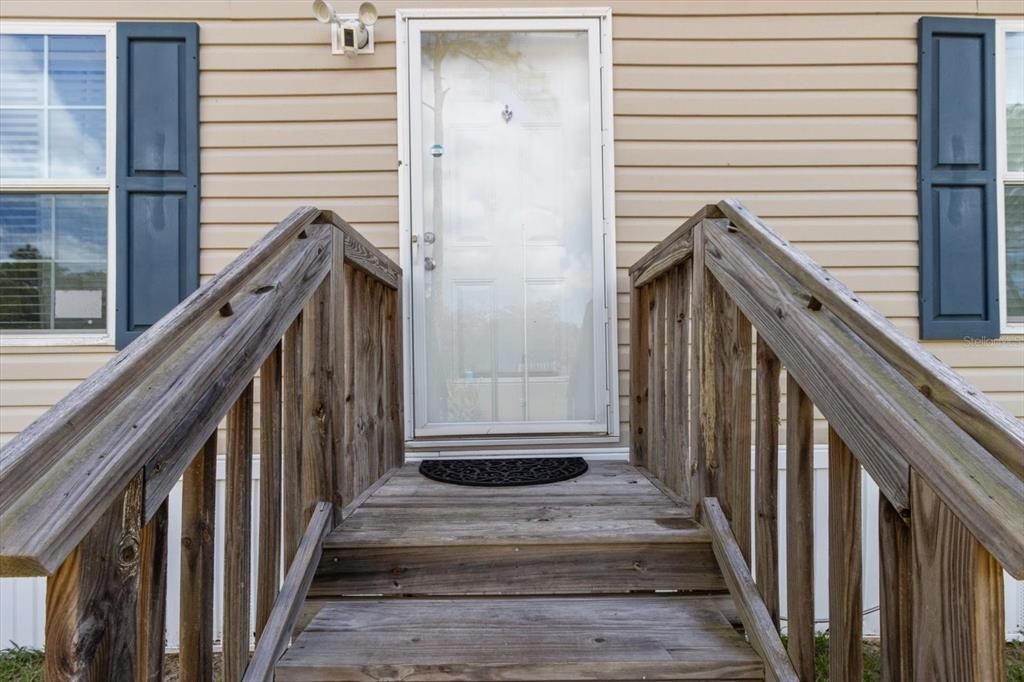 En Venta: $295,000 (4 camas, 2 baños, 1848 Pies cuadrados)