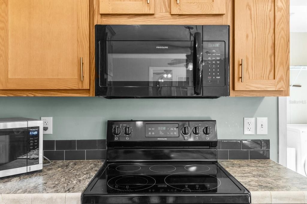 En Venta: $295,000 (4 camas, 2 baños, 1848 Pies cuadrados)