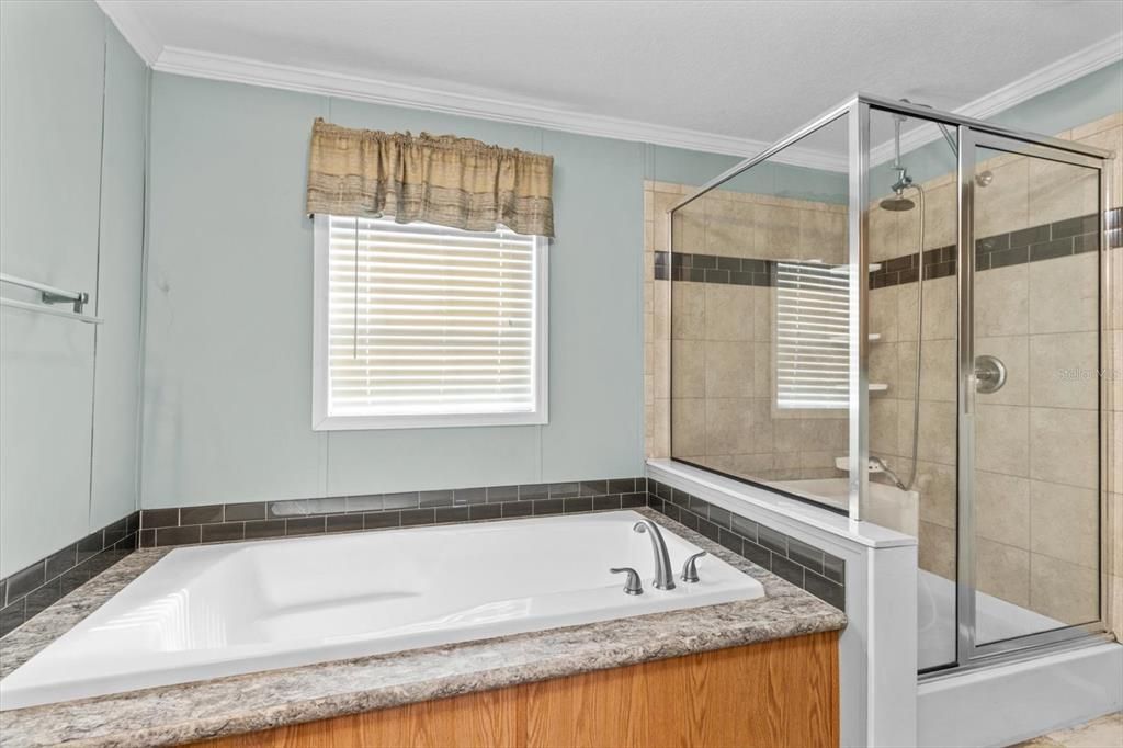 En Venta: $295,000 (4 camas, 2 baños, 1848 Pies cuadrados)