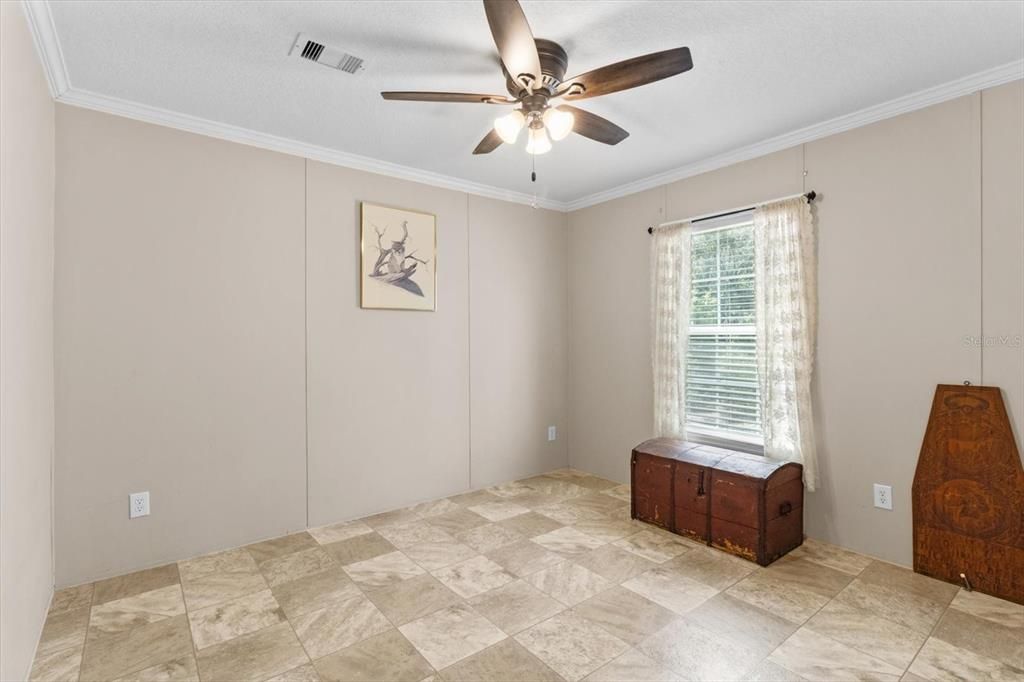 En Venta: $295,000 (4 camas, 2 baños, 1848 Pies cuadrados)