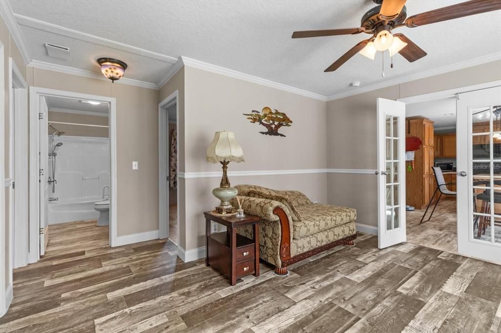 En Venta: $295,000 (4 camas, 2 baños, 1848 Pies cuadrados)