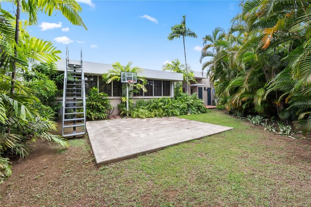 En Venta: $1,375,000 (5 camas, 4 baños, 3500 Pies cuadrados)