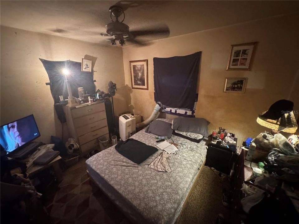 На продажу: $9,999,999 (3 спален, 1 ванн, 1040 Квадратных фут)