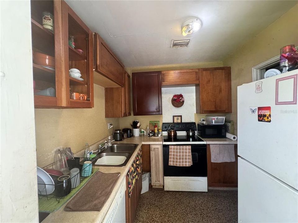 На продажу: $9,999,999 (3 спален, 1 ванн, 1040 Квадратных фут)