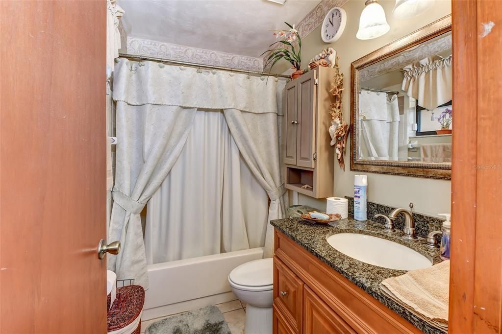 Под контрактом: $525,000 (3 спален, 3 ванн, 1874 Квадратных фут)