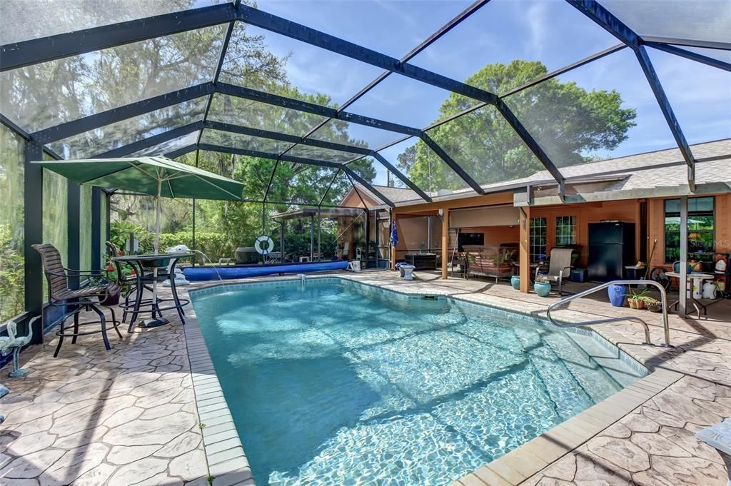 Под контрактом: $525,000 (3 спален, 3 ванн, 1874 Квадратных фут)