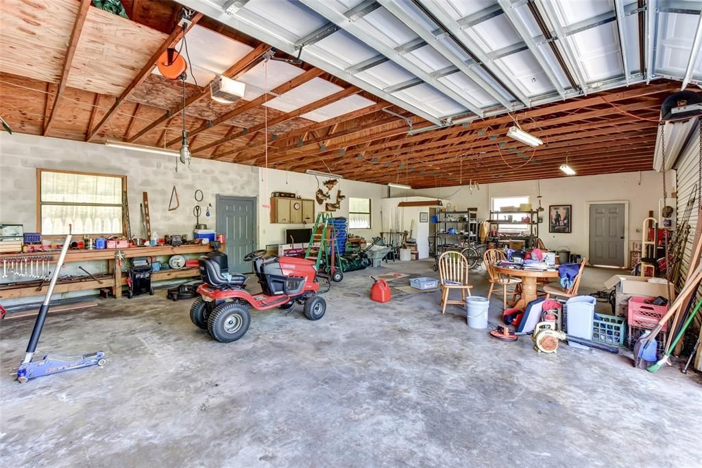 Под контрактом: $525,000 (3 спален, 3 ванн, 1874 Квадратных фут)