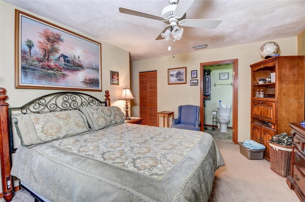 Под контрактом: $525,000 (3 спален, 3 ванн, 1874 Квадратных фут)