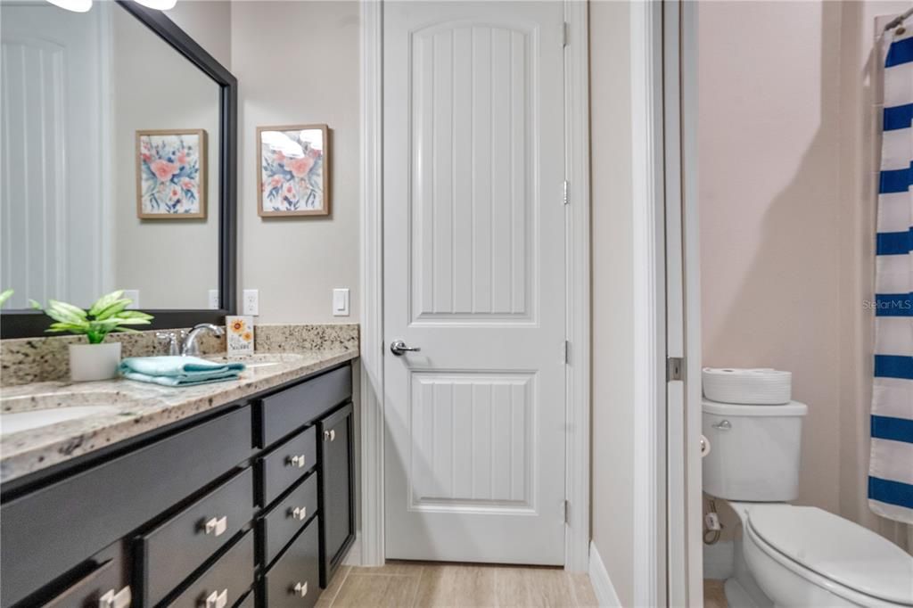 На продажу: $1,069,500 (5 спален, 3 ванн, 3409 Квадратных фут)